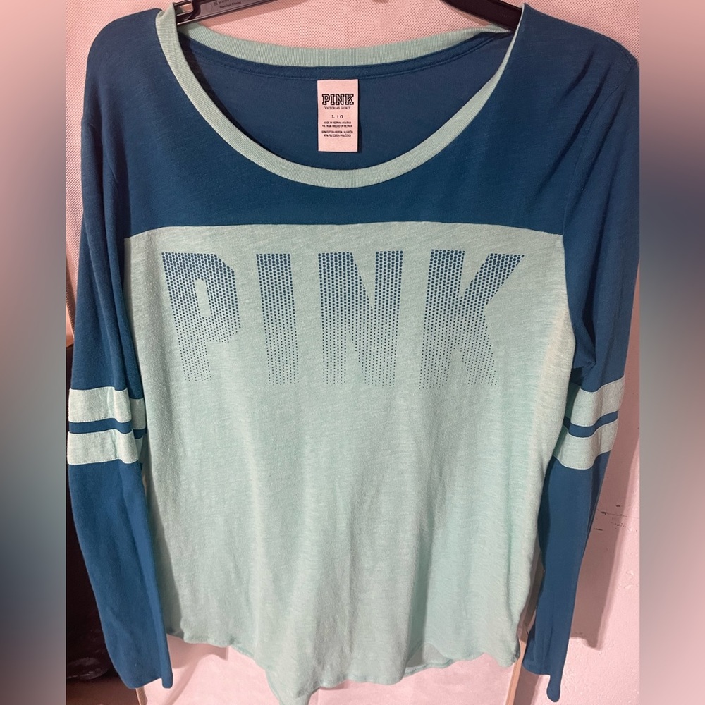 ✨ Women’s Victoria’s Secret PINK Size L Long-Sleeved Shirt✨